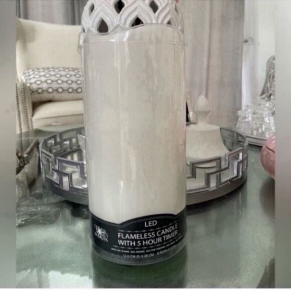 New FlameLess Candle with 5 Hour Timer - Picture 5 of 7